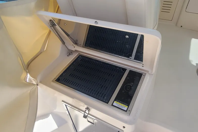  Yacht Photos Pics 2021 GRADY-WHITE 330 EXPRESS - Image 17