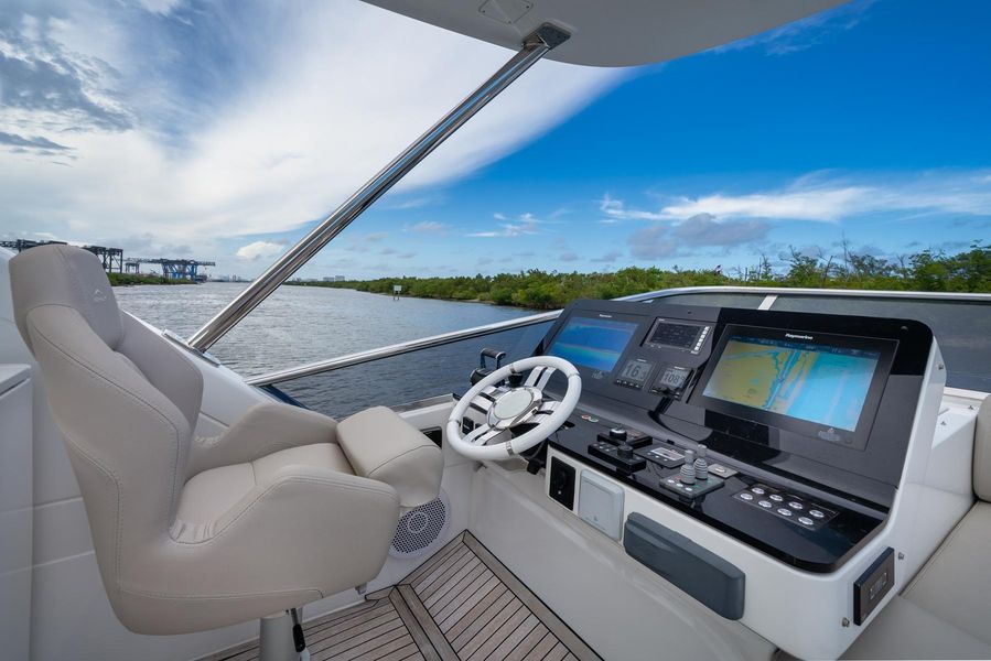 2019 Azimut 55 Motor Yacht