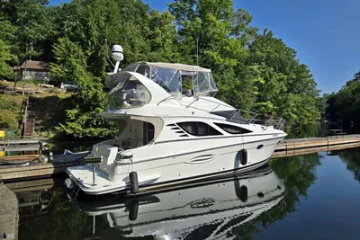 Silverton 38 Sport Bridge