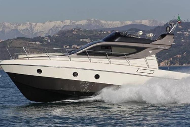 2011 Striker Striking 38