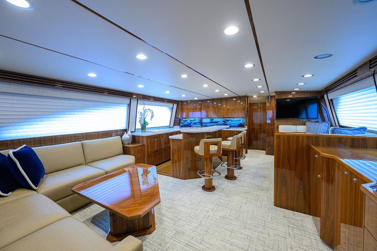 2021 Viking 72 