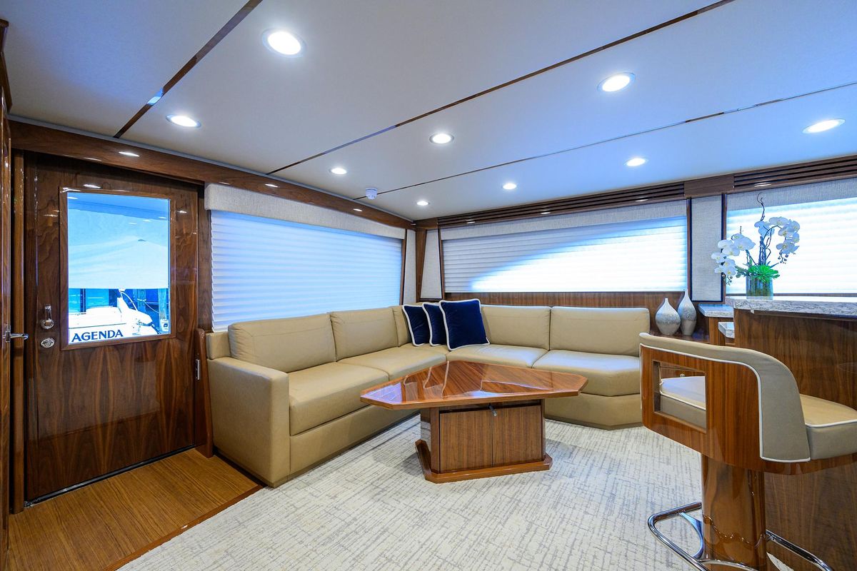2021 Viking 72 