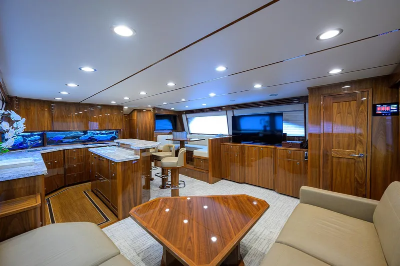 Tami Ann Yacht Photos Pics Viking 72 TAMI ANN - Salon TV & Dinette