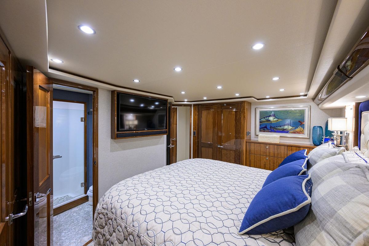 2021 Viking 72 
