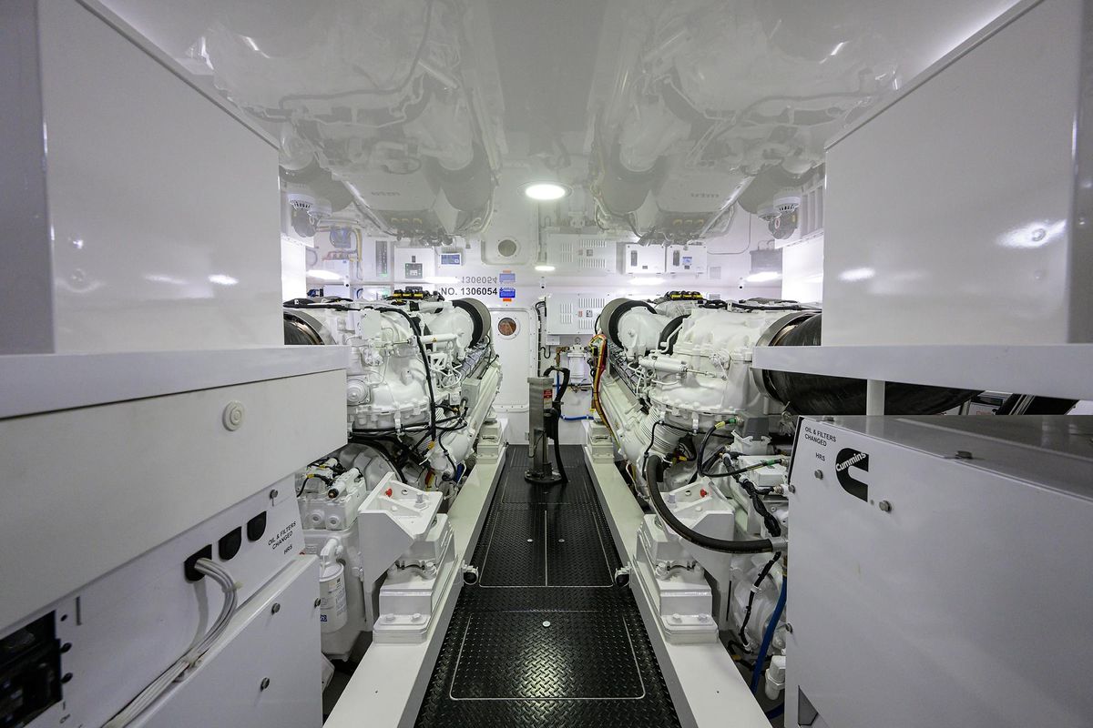 2021 Viking 72 