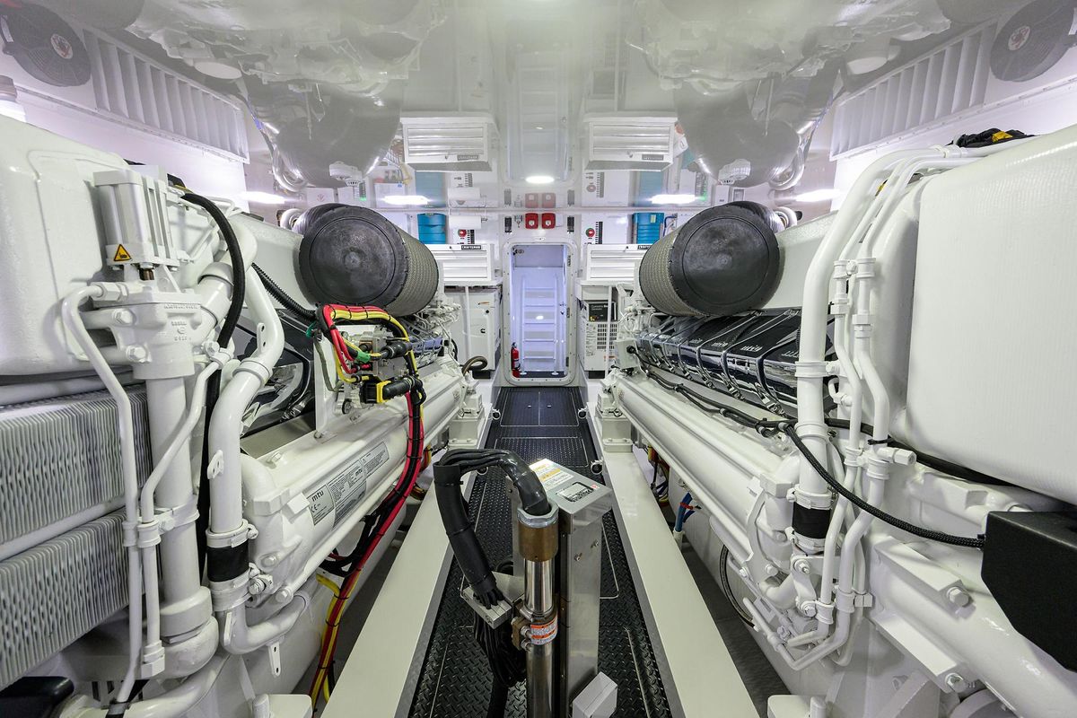 2021 Viking 72 