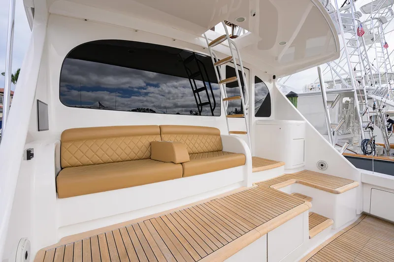 Tami Ann Yacht Photos Pics Viking 72 TAMI ANN - Cockpit Mezzanine