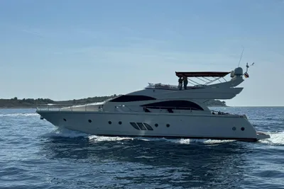 2007 Dominator 62S
