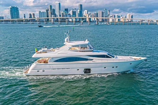 2011 Ferretti Yachts 83