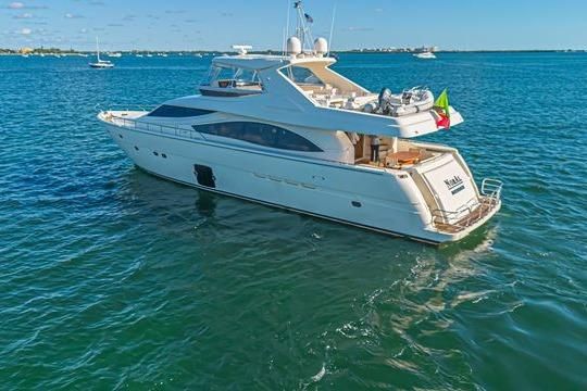 2011 Ferretti Yachts 83