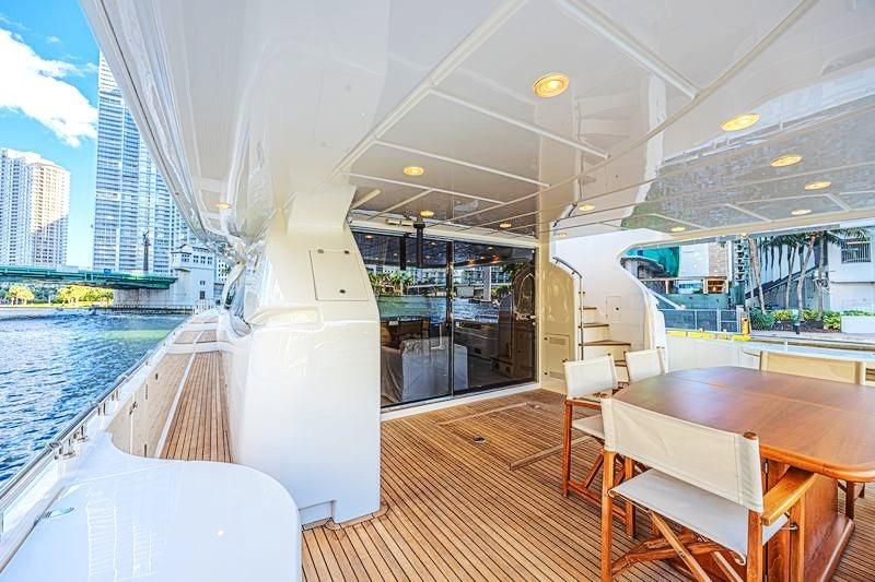 2011 Ferretti Yachts 83