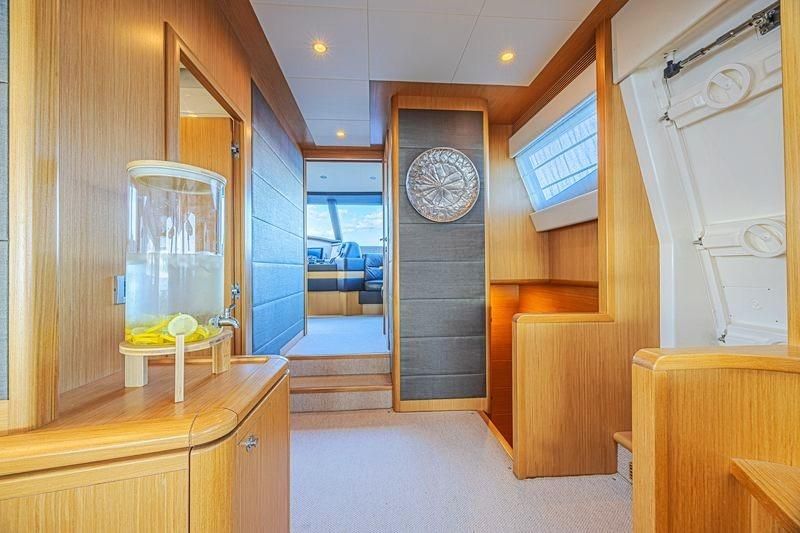 2011 Ferretti Yachts 83