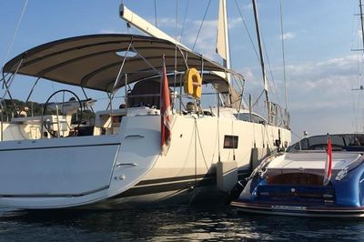 Yacht