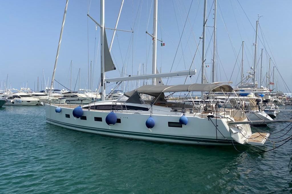 2016 Jeanneau 64 