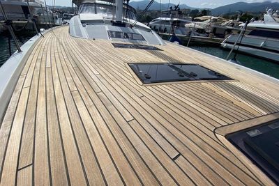 Yacht