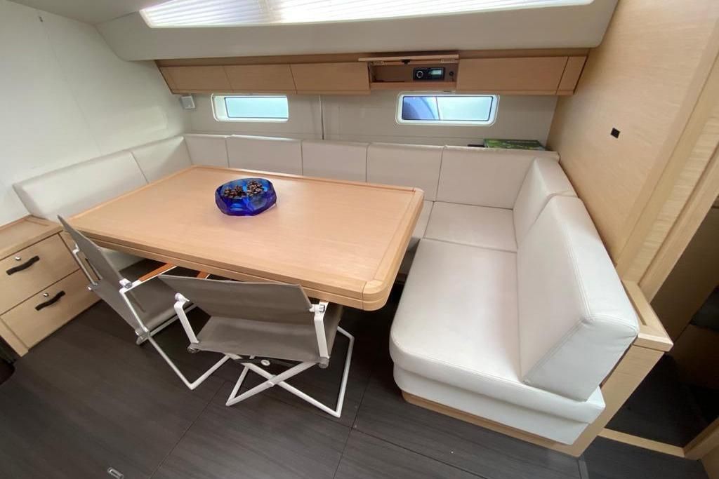 2016 Jeanneau 64 