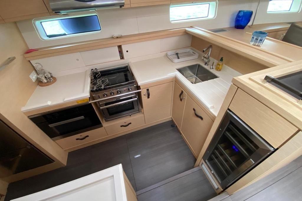 2016 Jeanneau 64 