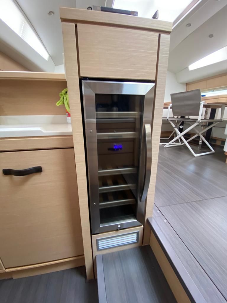 2016 Jeanneau 64 