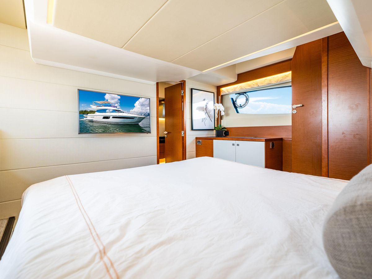 2017 Prestige 50 