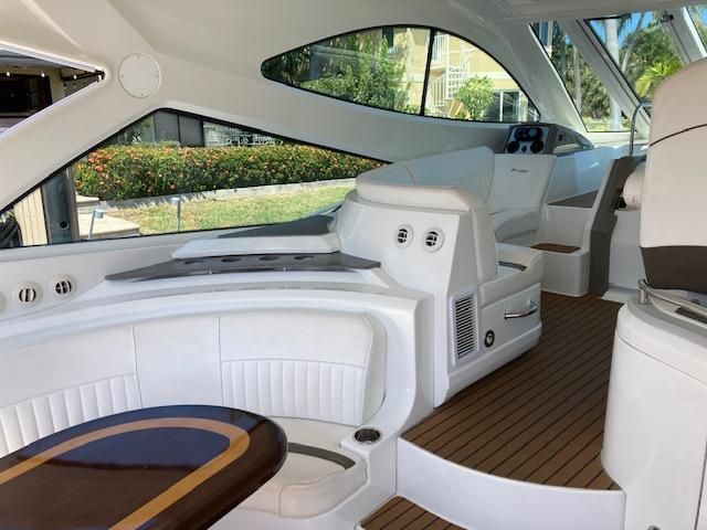 2011 Cruisers Yachts 540 Sports Coupe