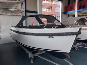 2022 Maxima 620 MC Retro