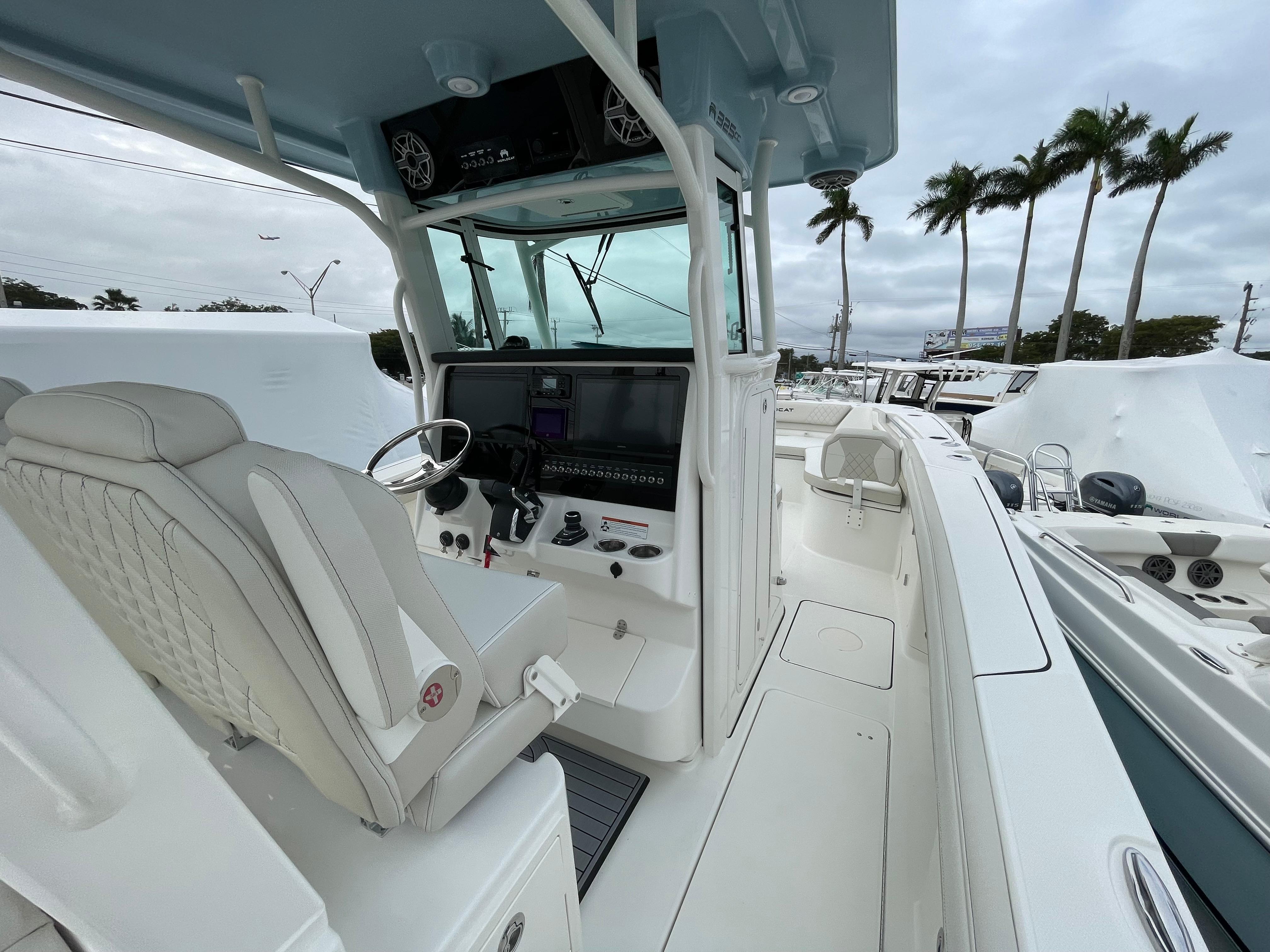 2024 World Cat 325 Cc Katamaran Kaufen - Yachtworld