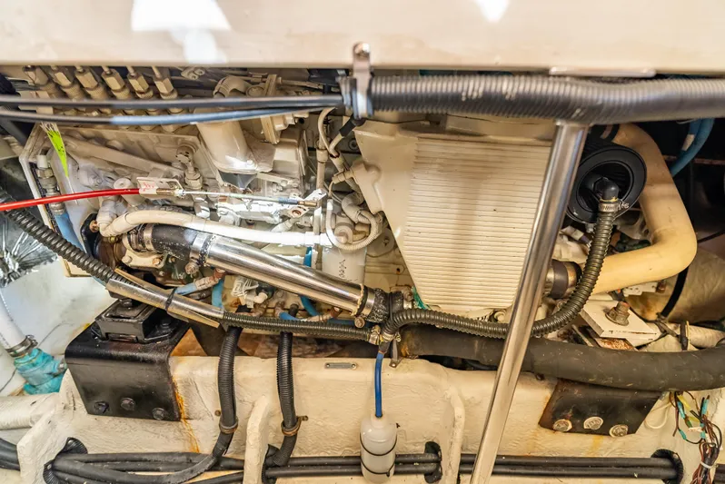 Hyve Yacht Photos Pics 