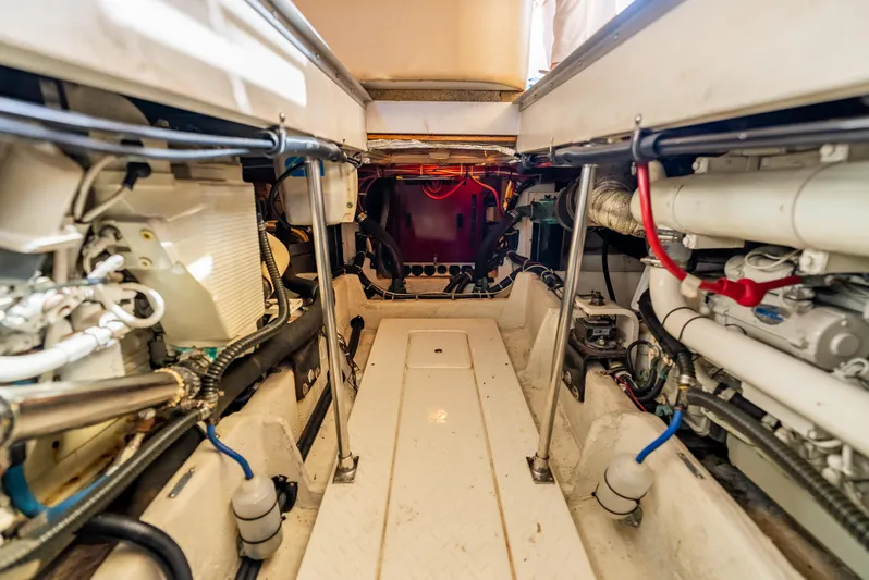 Hyve Yacht Photos Pics 