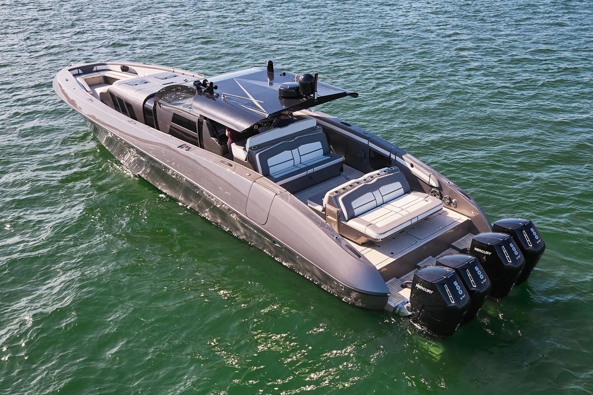 2019 Midnight Express 60 