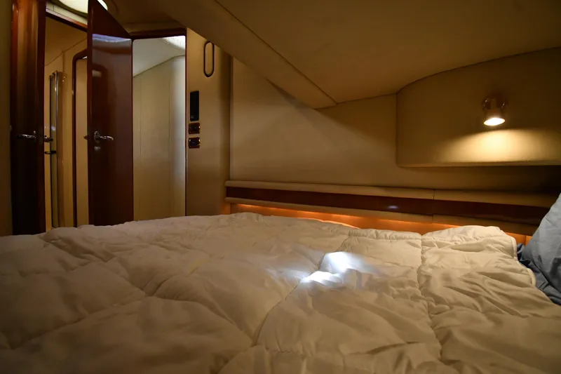 Nina Yacht Photos Pics Luxurious cabin interior of 2002 Sea Ray 480 Sedan Bridge yacht.