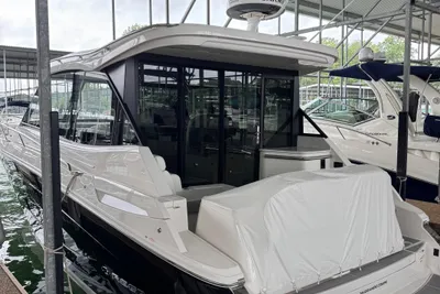 Regal 36 Grande Coupe