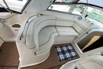 2004 Rinker 342 Fiesta Vee Cruiser for sale - YachtWorld