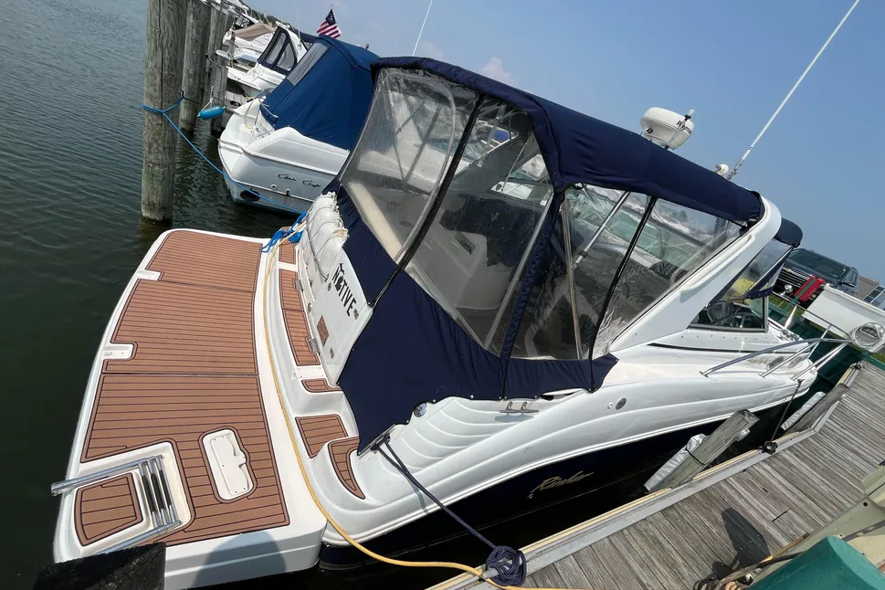 2004 Rinker 342 Fiesta Vee Cruiser for sale - YachtWorld