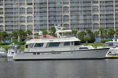 Hatteras 70 Cockpit Motor Yacht