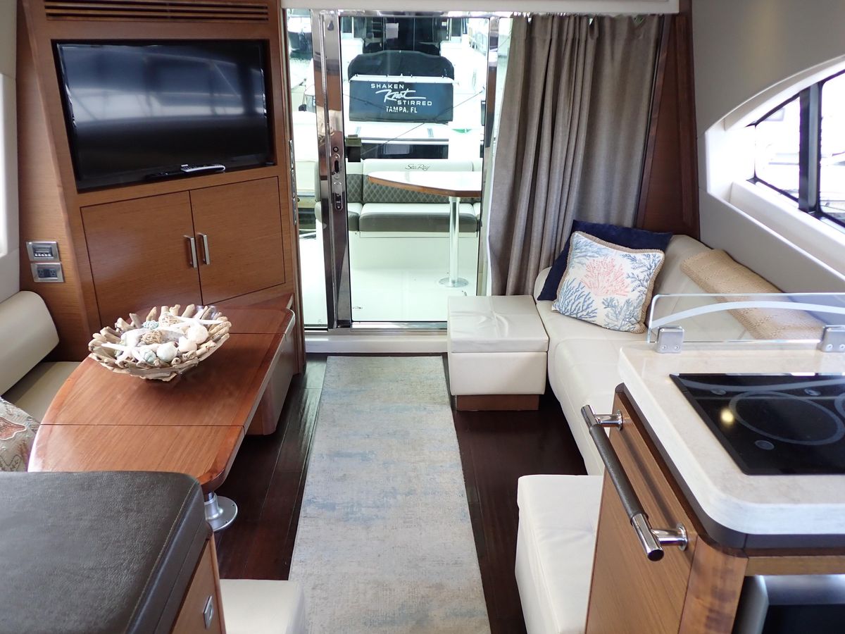 2015 Sea Ray 51 