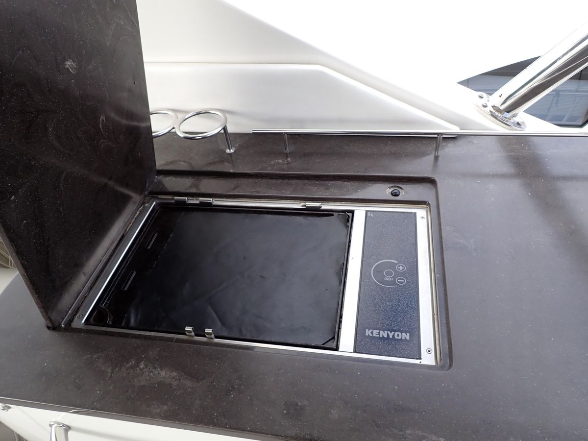 2015 Sea Ray 51 