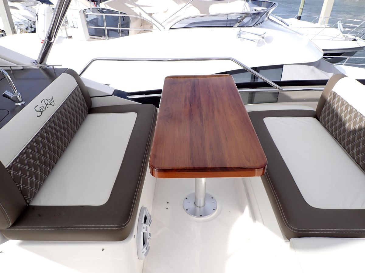 2015 Sea Ray 51 