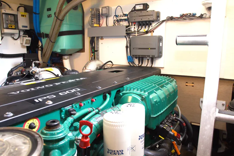 Margie Yacht Photos Pics Engine room of 2018 Prestige 460 yacht featuring Volvo Penta IPS 600 engine.