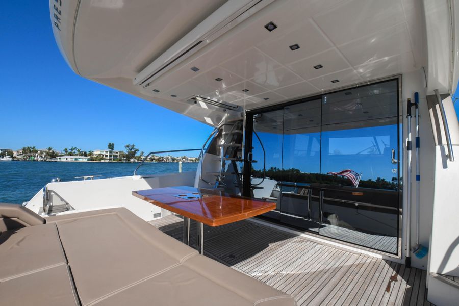 2015 Prestige 550 Flybridge