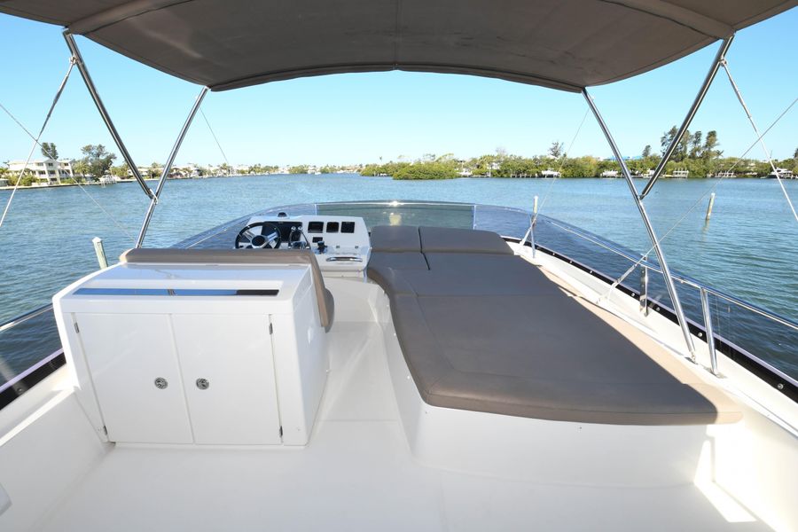 2015 Prestige 550 Flybridge