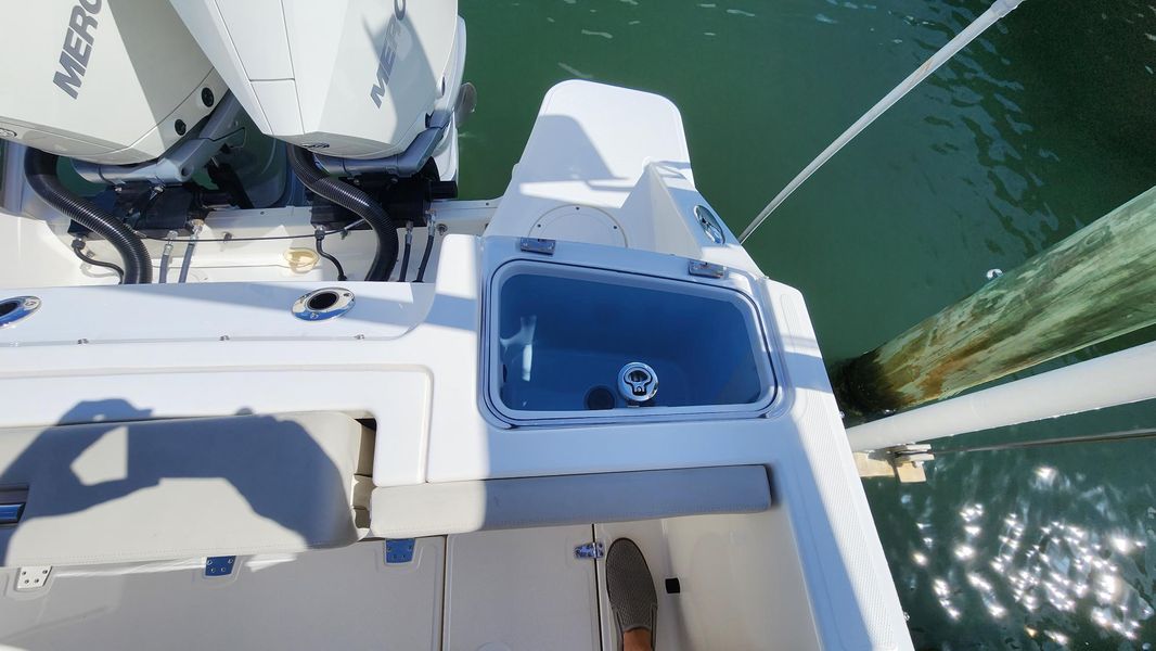 2021 Boston Whaler 280 Vantage