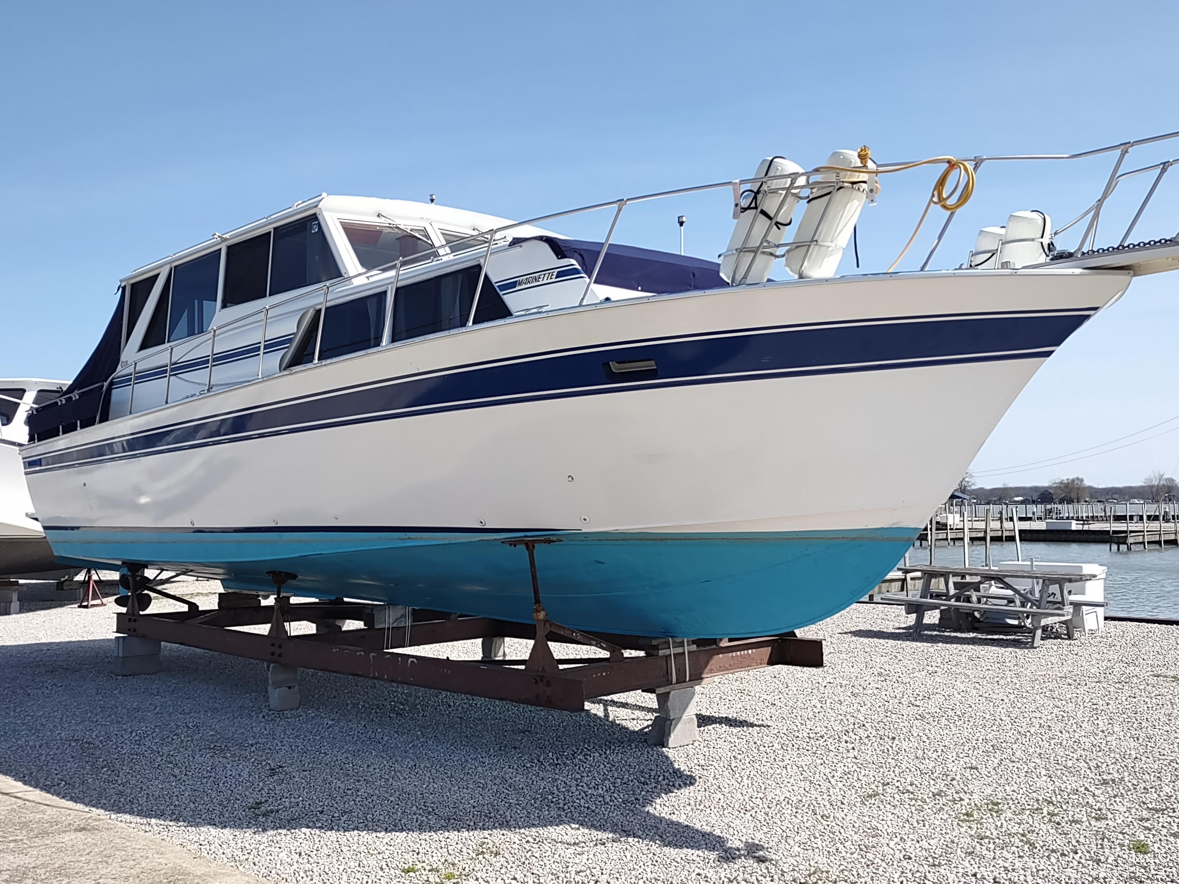 1984 Marinette 39 Hardtop Sedan Cruiser for sale - YachtWorld