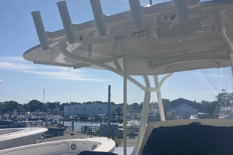 Yacht Photos Pics 2018 Regulator 28 Center Console boat at marina, featuring Optimus 360 Joystick Control.