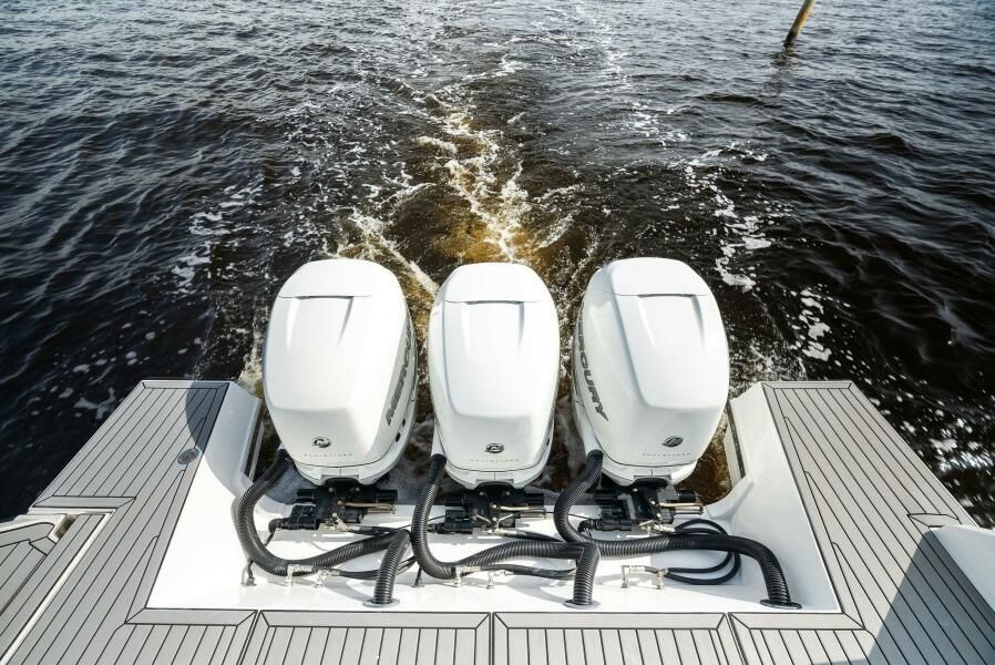 2020 Cruisers Yachts 38 GLS