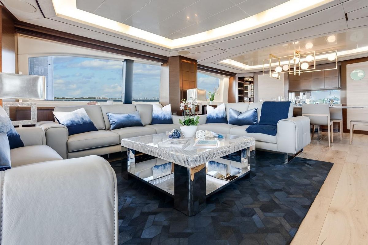 2009 Azimut 105 