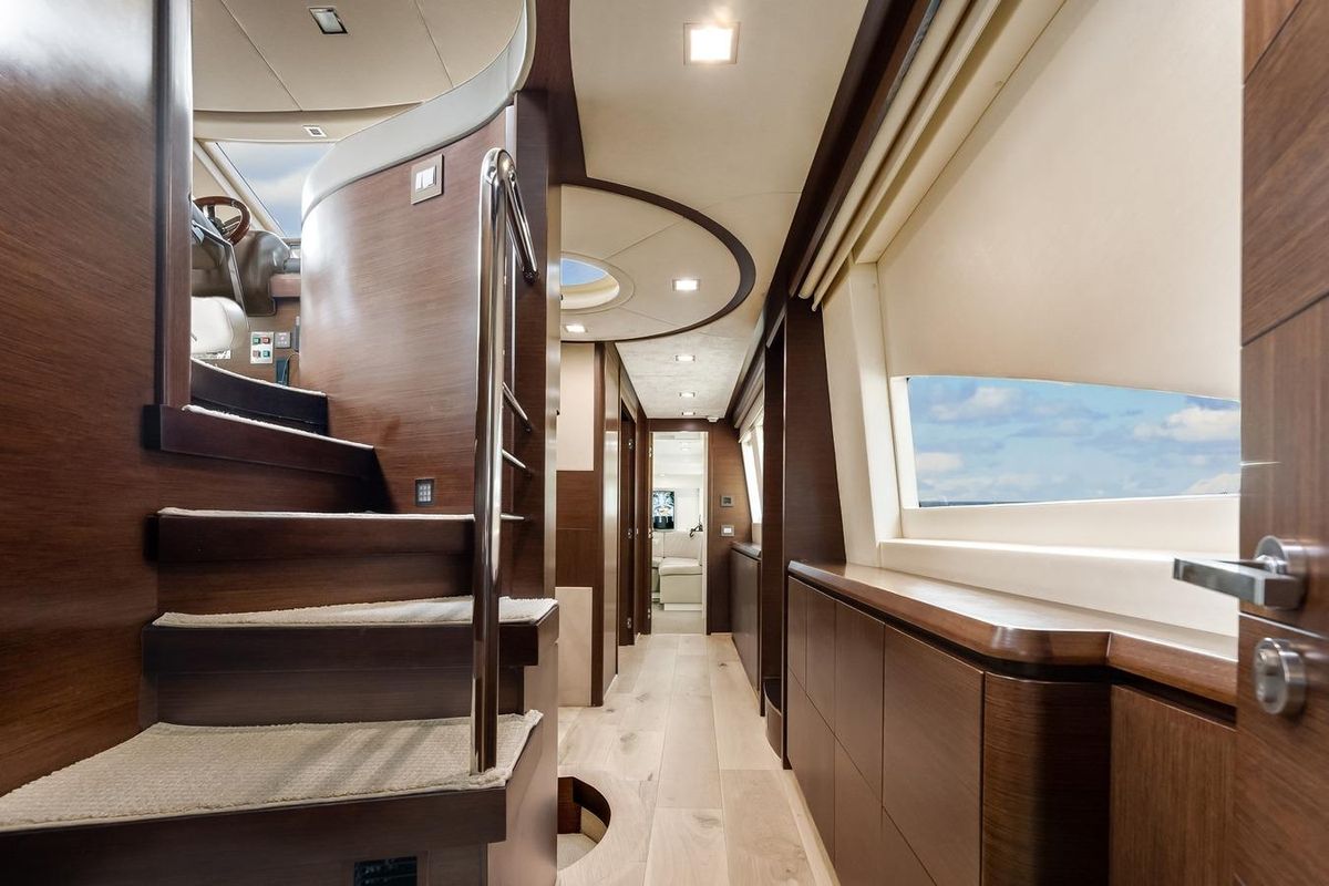 2009 Azimut 105 