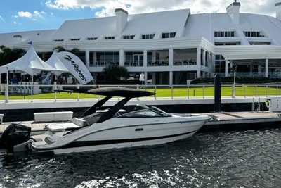 Sea Ray SLX 260 Outboard