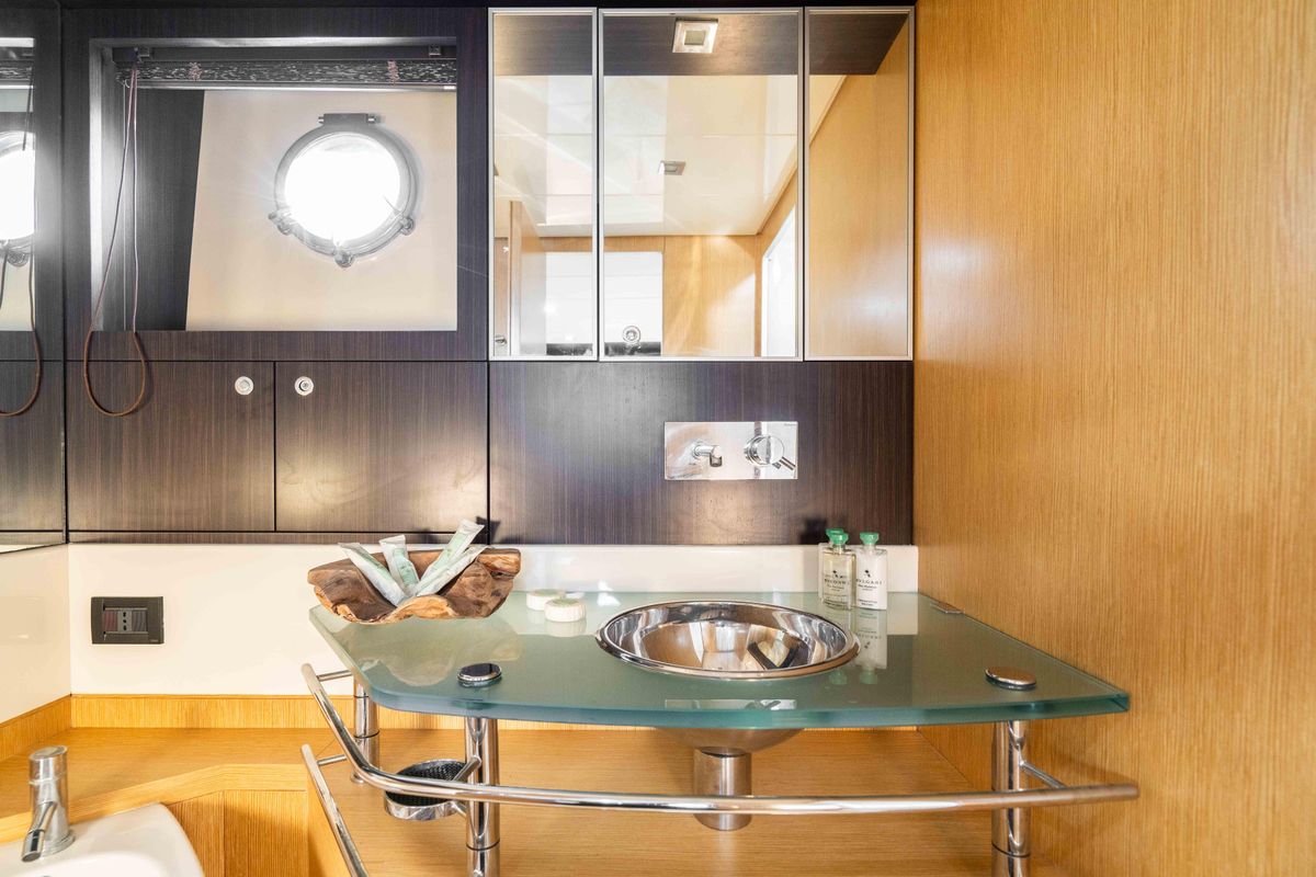 2009 Riva 64 