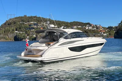 2022 Princess V40