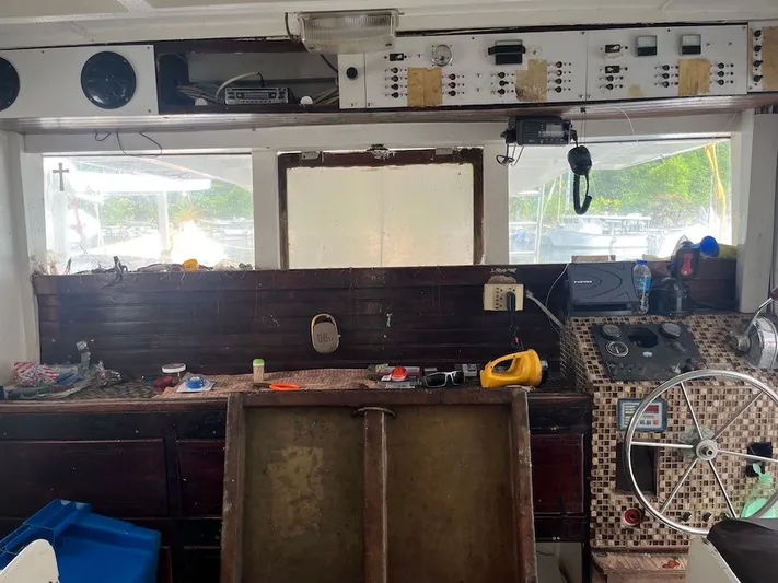 Cross 1 Yacht Photos Pics 